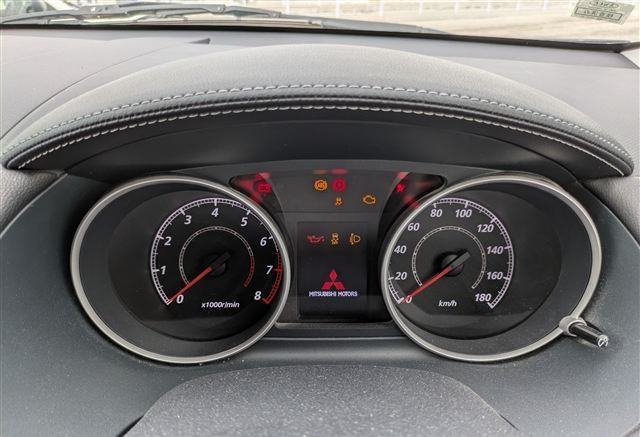 Mitsubishi Outlander 2011 (6)