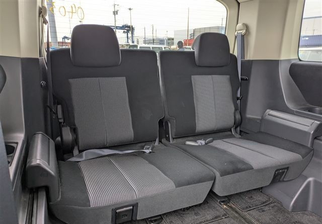Mitsubishi Delica D:5 2011 (9)