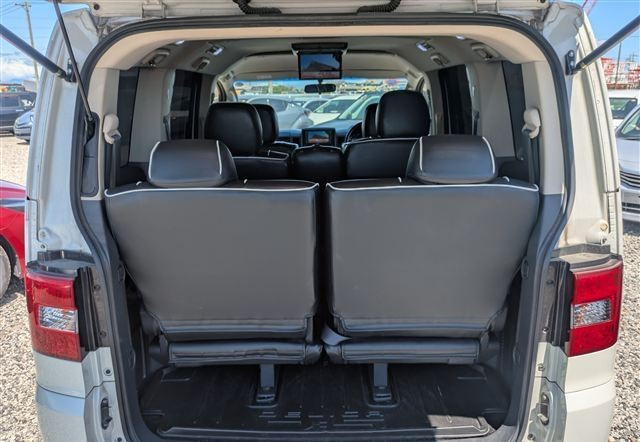 Mitsubishi Delica D:5 2011 (10)