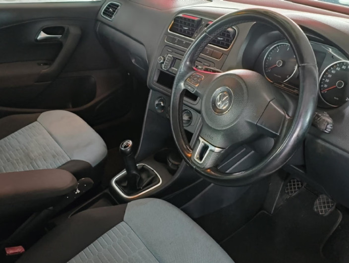 Volkswagen Polo 2012 (3)