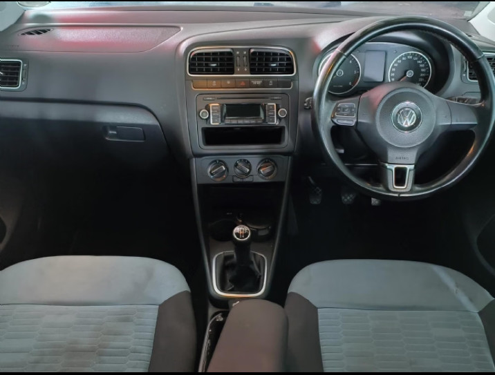 Volkswagen Polo 2012 (4)