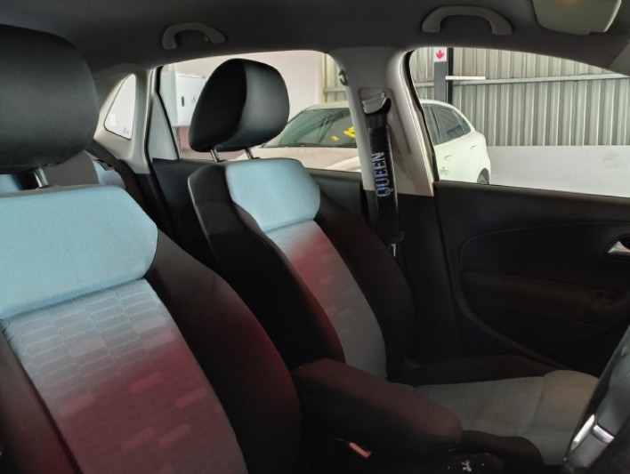 Volkswagen Polo 2012 (5)