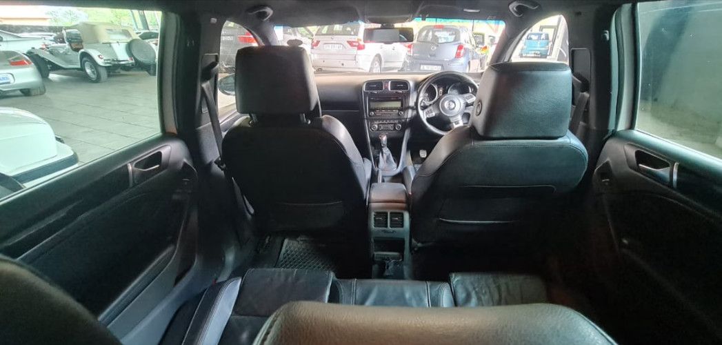 Volkswagen Golf 6 2010 (6)
