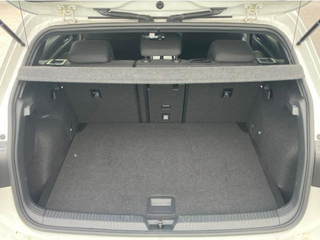 Volkswagen Golf 8 2022 (10)