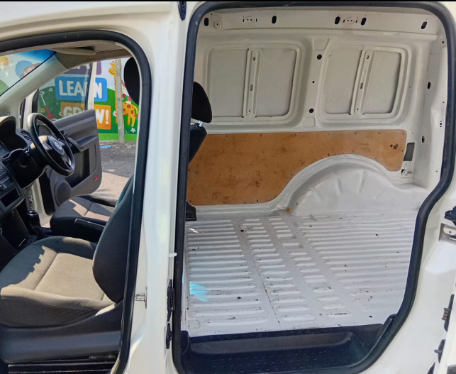 Volkswagen Caddy 2014 (8)