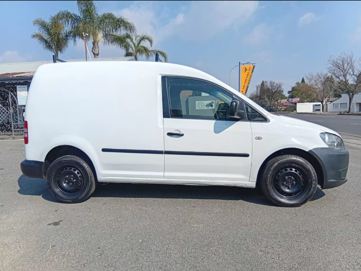 Volkswagen Caddy 2014 (2)