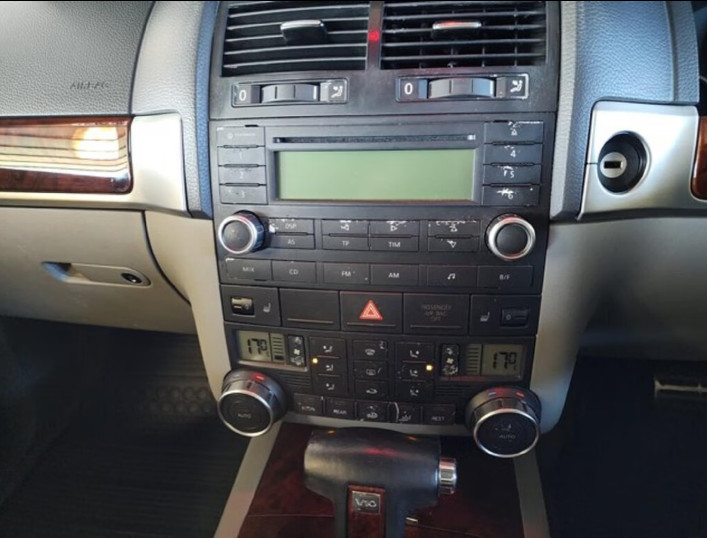 Volkswagen Touareg 2005 (8)