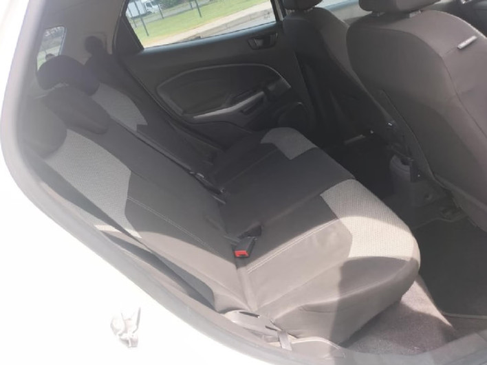 Ford EcoSport 2016 (9)
