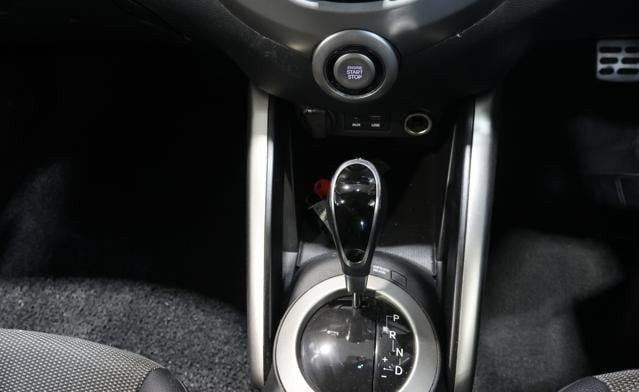 Hyundai Veloster 2016 (9)
