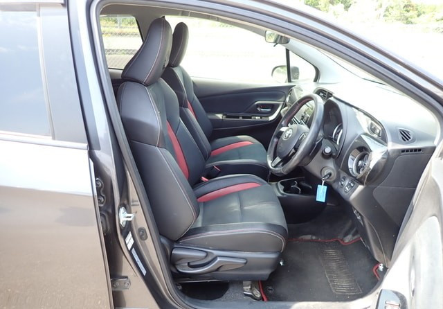 Toyota Vitz 2016 (6)