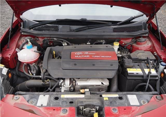 Alfa Romeo Giulietta 2012 (4)