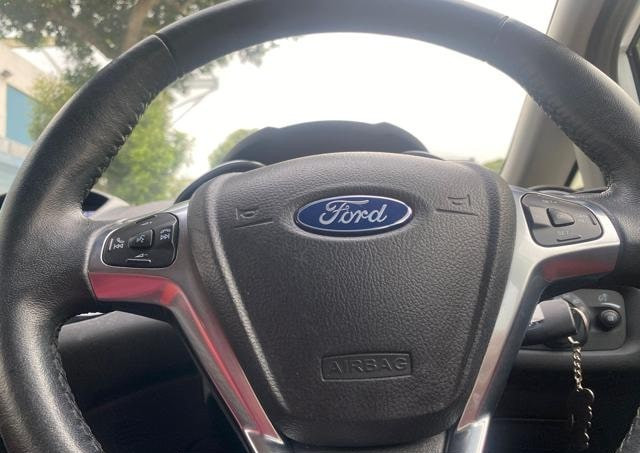 Ford Fiesta 2016 (6)