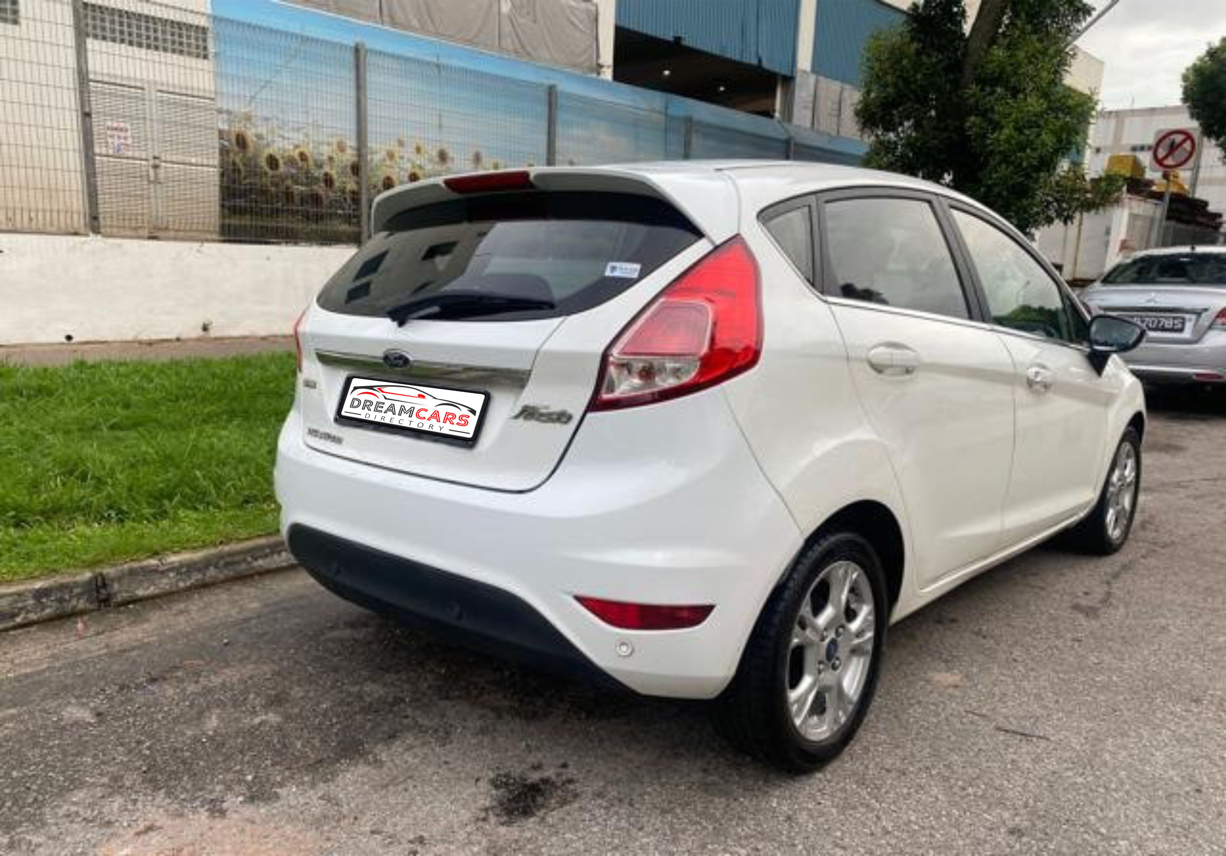 Ford Fiesta 2016 (2)