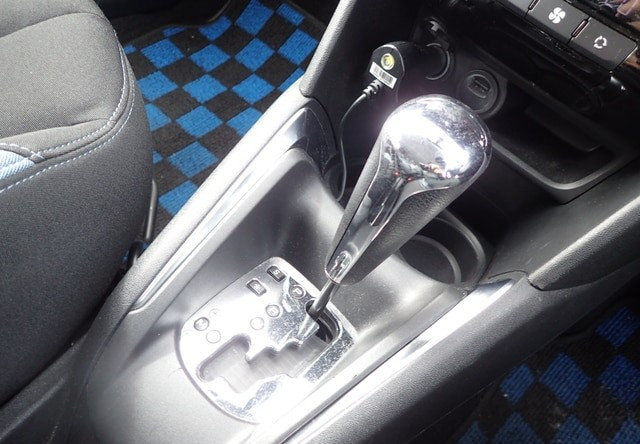 Peugeot 208 2013 (7)
