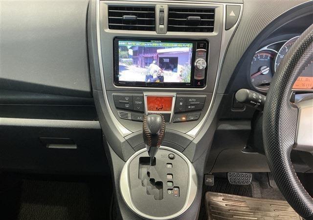Subaru Trezia 2013 (6)