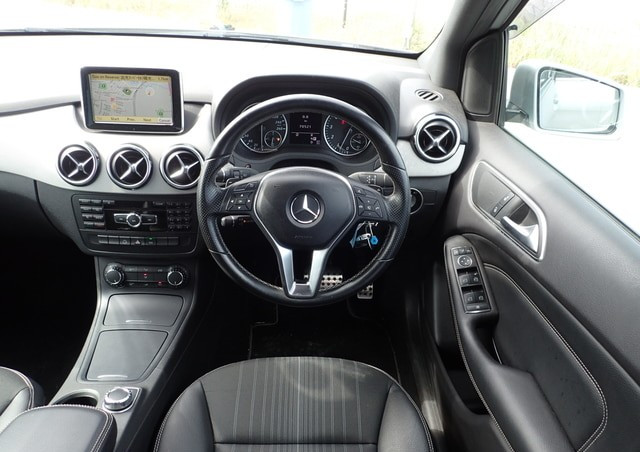 Mercedes-Benz B180 2012 (5)
