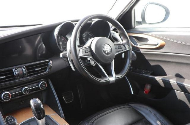 Alfa Romeo Giulia 2018 (5)