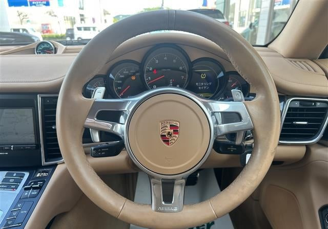 Porsche Panamera 4 2011 (5)