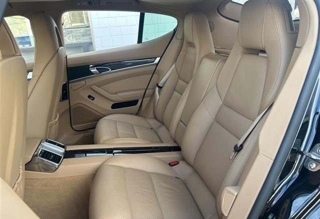 Porsche Panamera 4 2011 (9)
