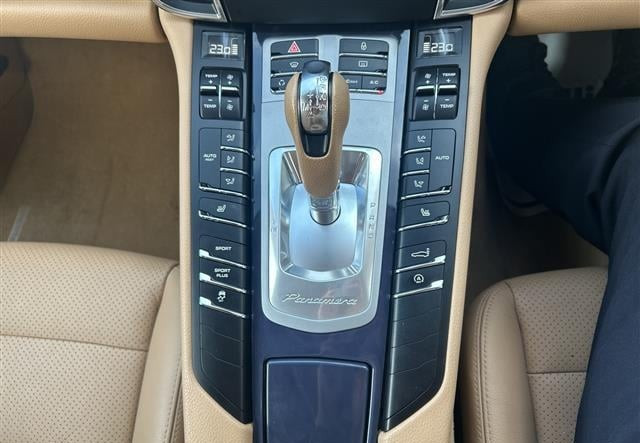 Porsche Panamera 4 2011 (8)