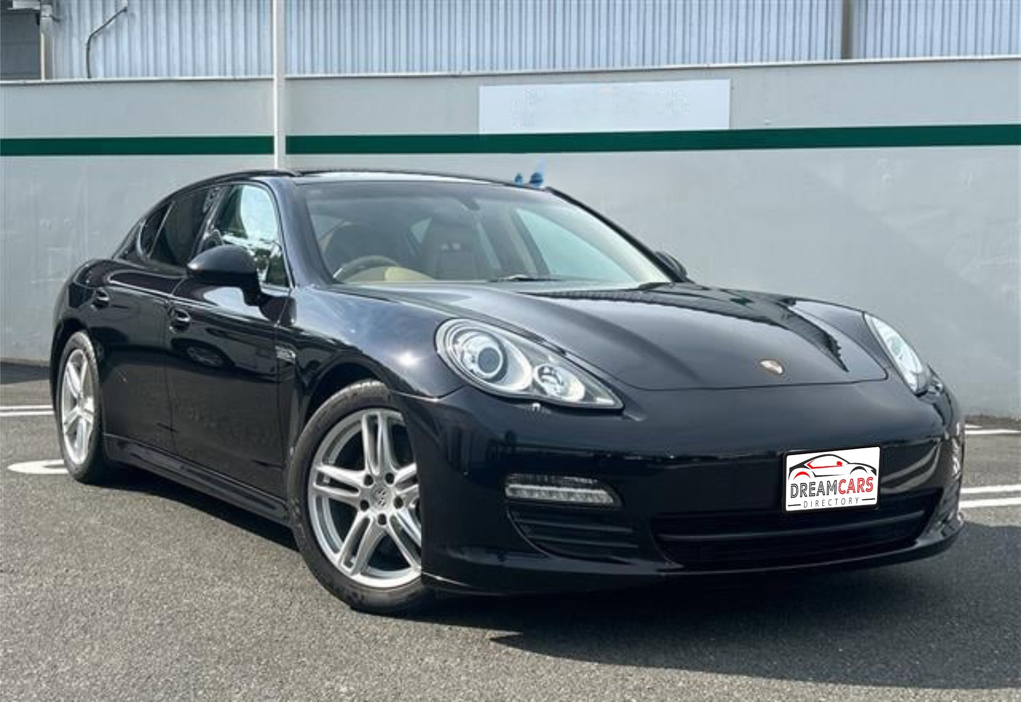 Porsche Panamera 4 2011