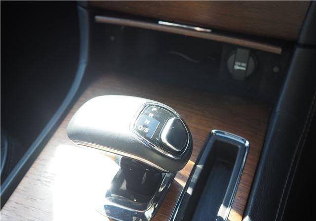 Chrysler 300C 2013 (9)