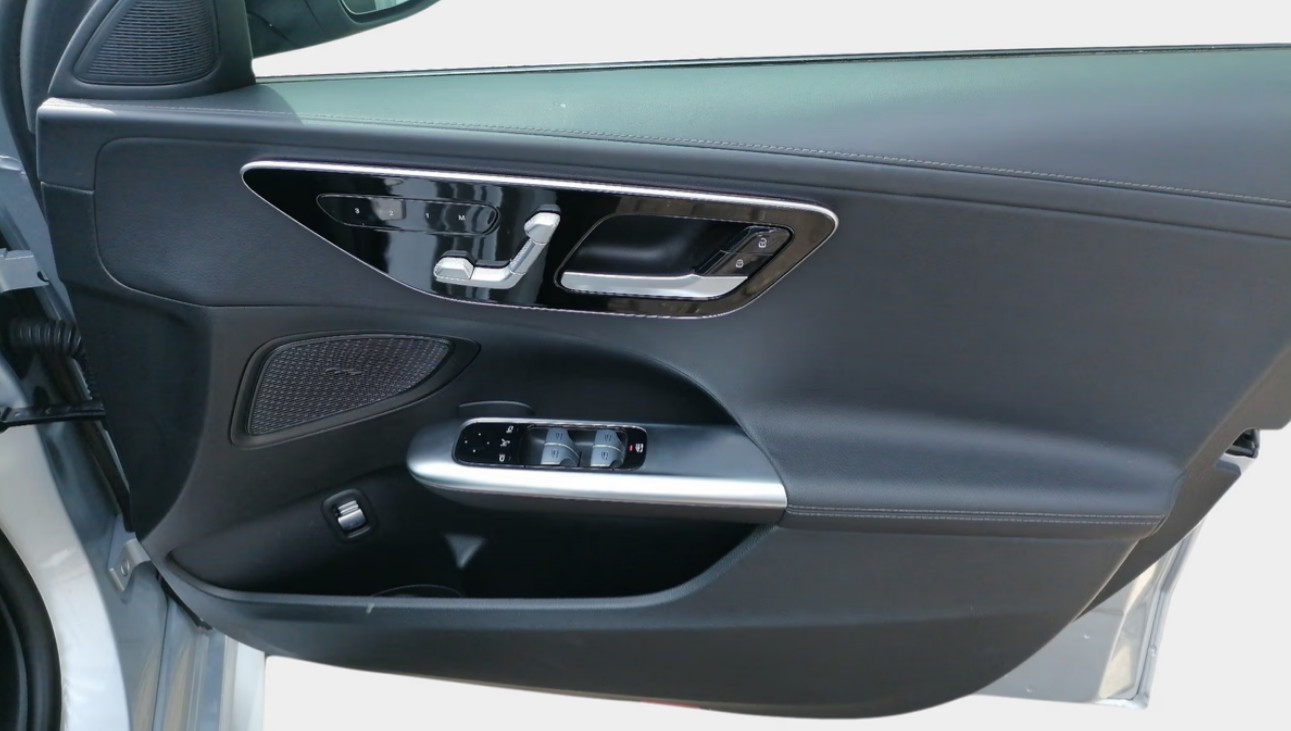 Mercedes-Benz C220 2022 (9)