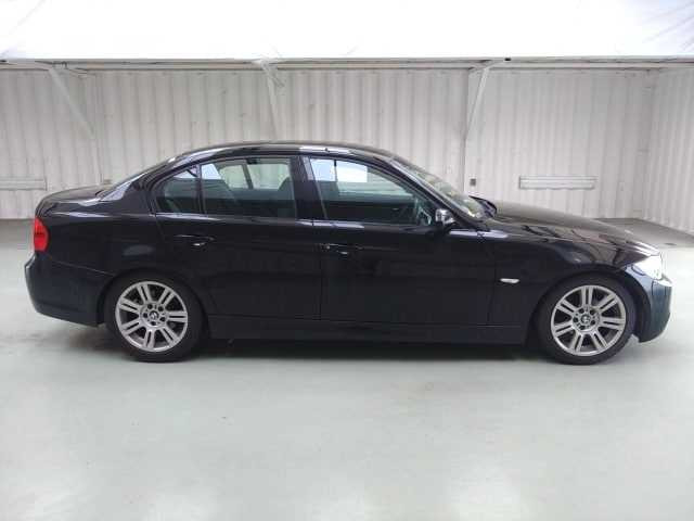 BMW 320i 2008 (3)