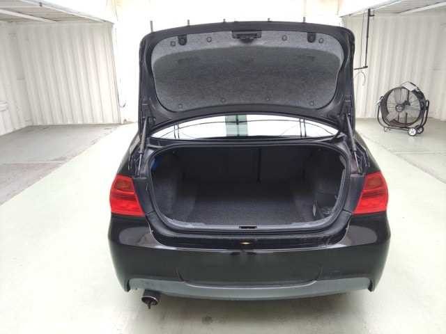 BMW 320i 2008 (5)