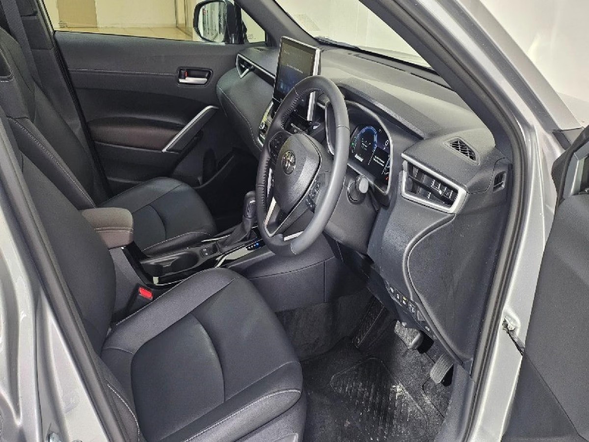Toyota Corolla Cross Hybrid 2025 (6)