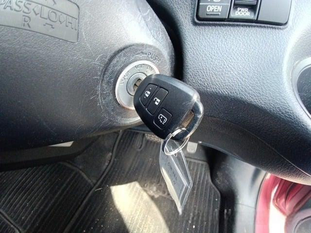 Toyota Sienta 2015 (7)