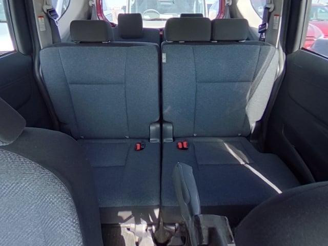 Toyota Sienta 2015 (8)