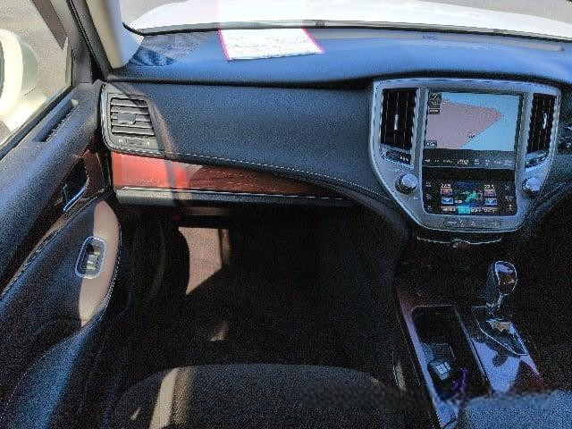 Toyota Crown Royal Saloon 2015 (10)