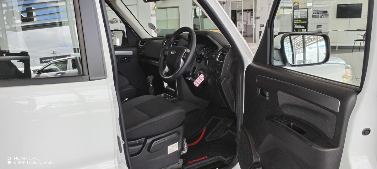 Mahindra Pik Up 2026 (9)