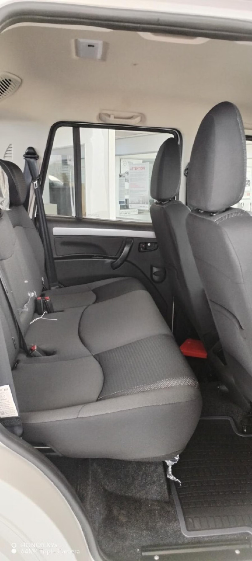 Mahindra Pik Up 2026 (8)