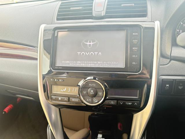 Toyota Premio 2016 (5)