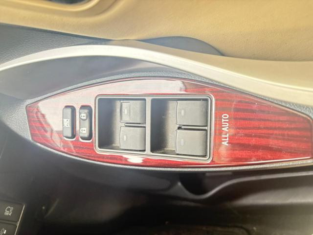 Toyota Premio 2016 (8)