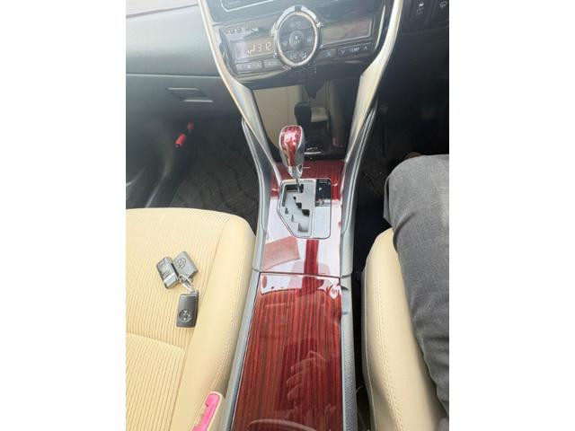 Toyota Premio 2016 (7)