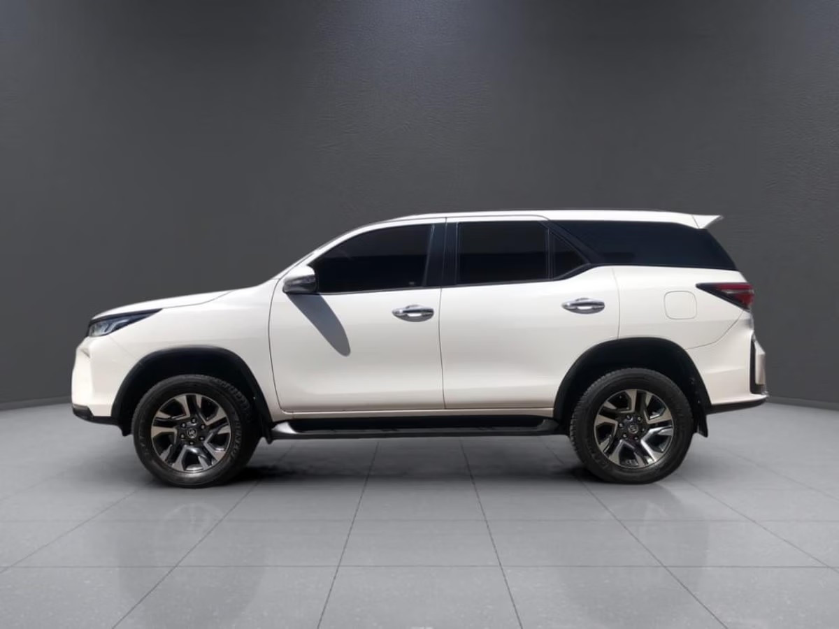 Toyota Fortuner 2025 (3)