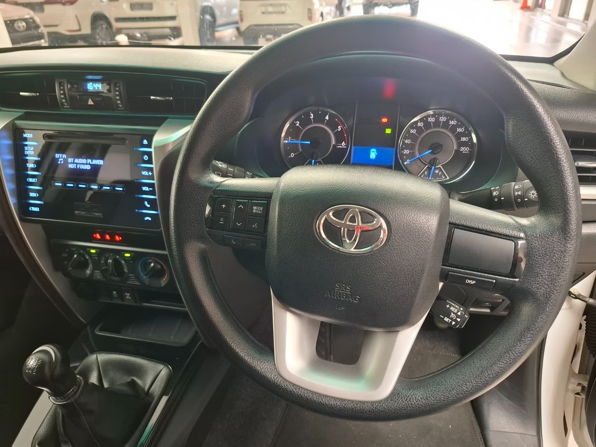 Toyota Fortuner 2017 (4)