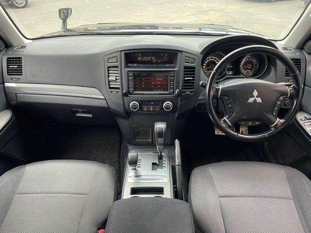 Mitsubishi Pajero 2011 (7)