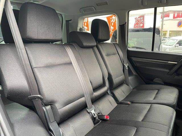 Mitsubishi Pajero 2011 (4)