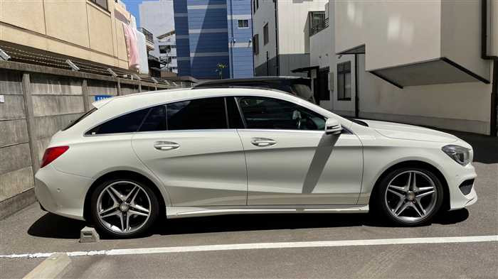 Mercedes-Benz CLA180 2015 (4)