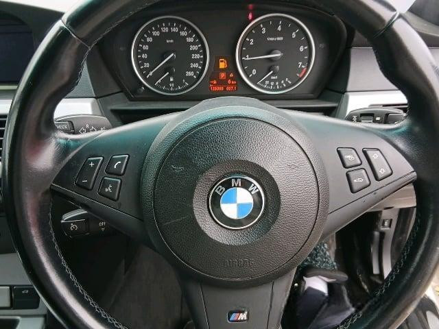 BMW 525i 2010 (9)