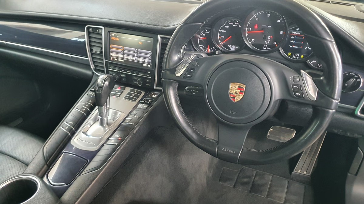 Porsche Panamera 2012 (6)