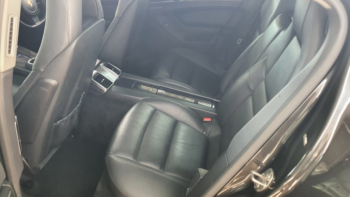 Porsche Panamera 2012 (9)