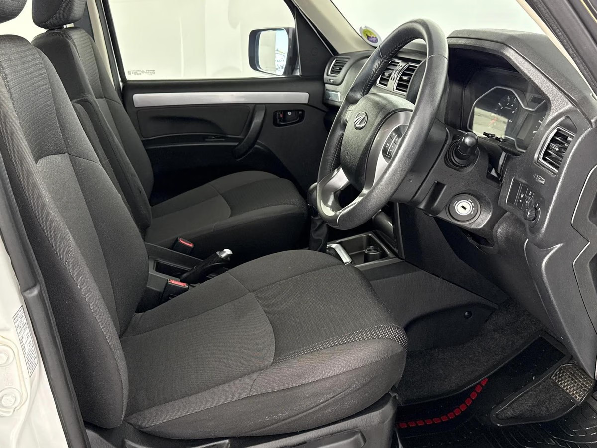 Mahindra Pik Up 2021 (6)