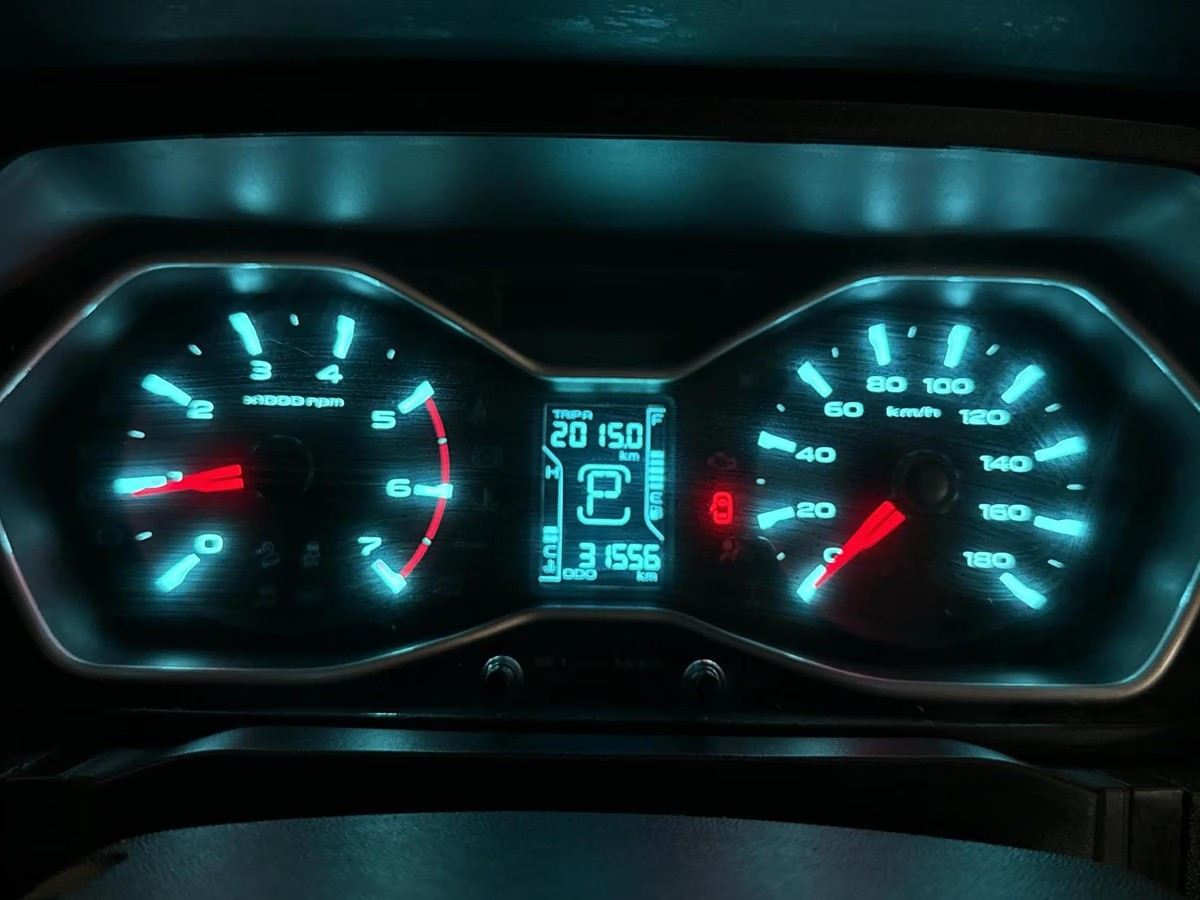 Mahindra Pik Up 2021 (10)