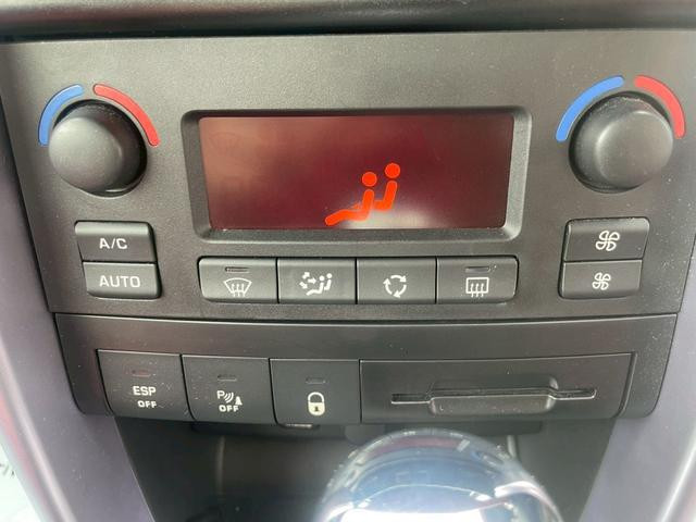 Peugeot 207 2008 (9)