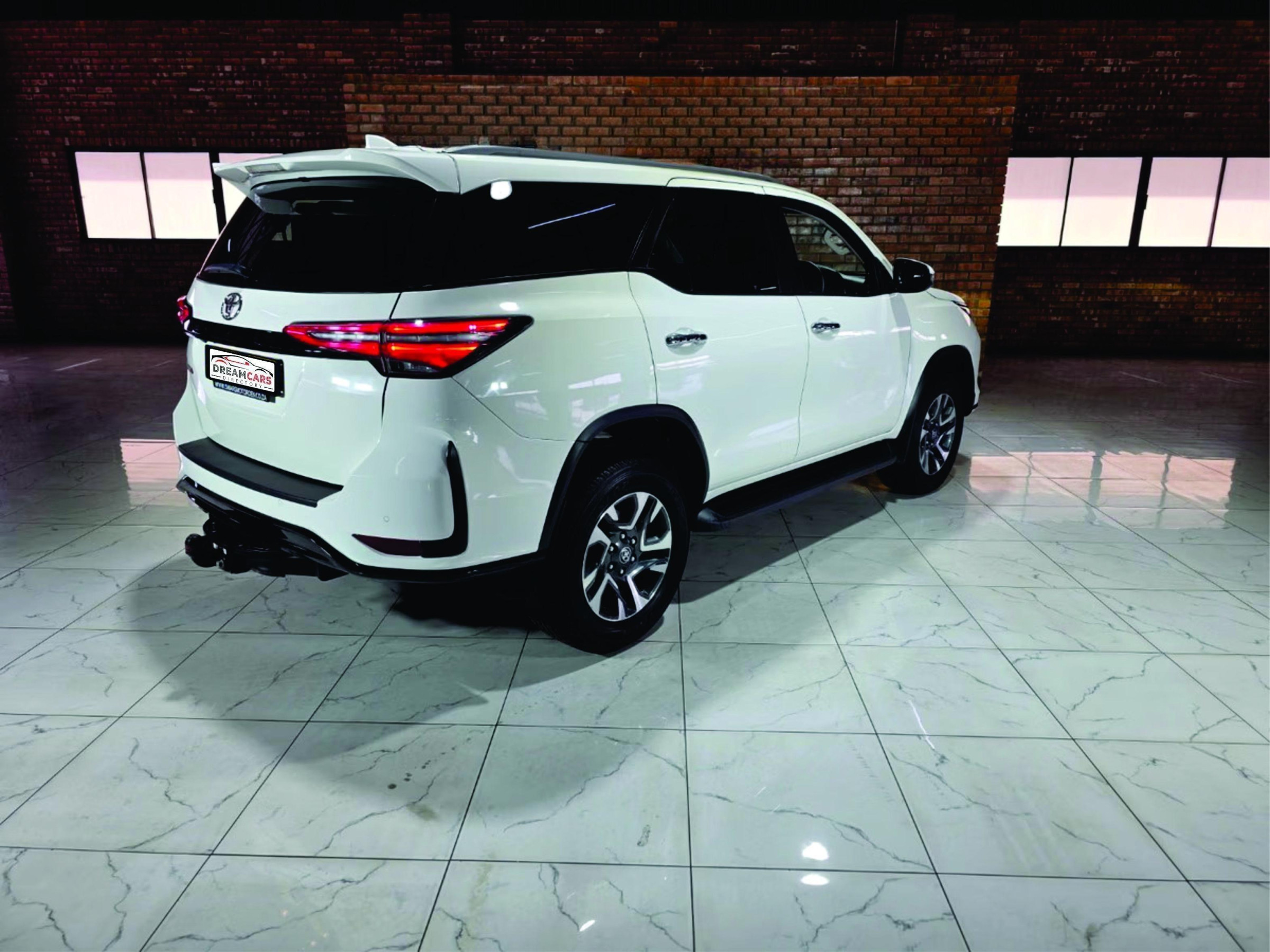 Toyota Fortuner 2025 (2)